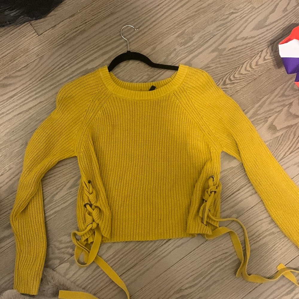 Comfy fall yellow sweater